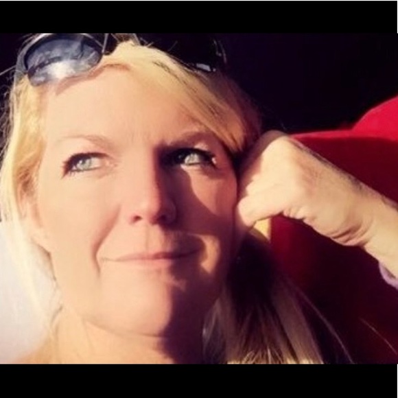 Meet your Posher - Picture 2 of 2